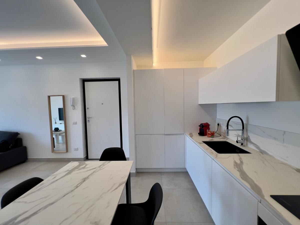 Naiade Apartment - Parcheggio Privato Coperto Incluso Isola di Liri 외부 사진